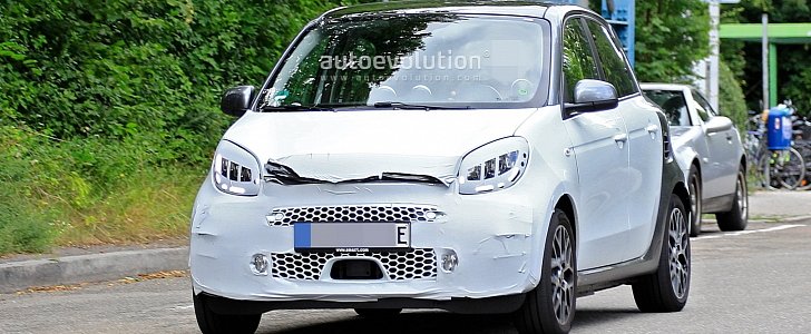2020 smart forfour EQ Spied With Facelift, Interior Tweaks