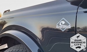 2021 Ford Bronco Outer Banks Videos Deliver a Navy Pier vs. Black Onyx Battle