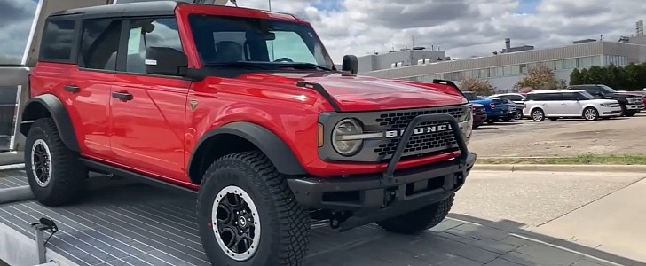 2021 Ford Bronco Race Red Badlands with new Safari Bar by Bronco Battalion MAP  USA on Instagram