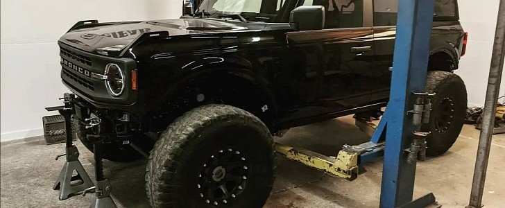 2021 Ford Bronco With Front Solid Axle Swap by DelFAB owner Kyle Delfel and TruckGuru owner Cris Payne