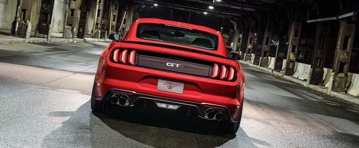 Ford Mustang GT Performance Pack 2