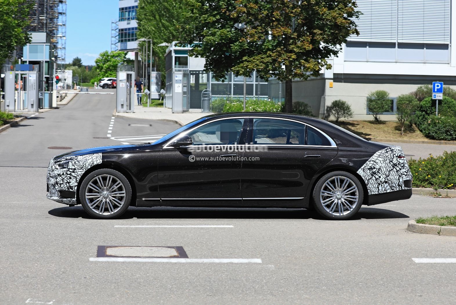 2021 Mercedes Benz S Class W223 Spied Nearly Naked In Germany Autoevolution