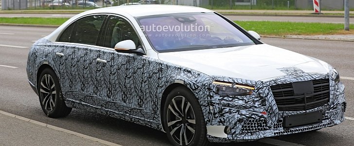 2022 Mercedes S-Class Spied With Less Camo