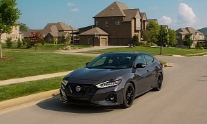 2021 Nissan Maxima 40th Anniversary Edition Has Snazzy Looks and Exclusive Perks