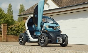 2021 Renault Twizy Tiny EV Will Give You Cold Ears, Wet Hands If It Rains