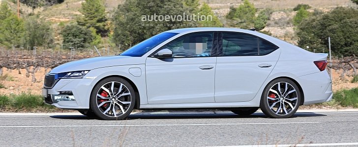 2021 Skoda Octavia RS Spied as Plug-in Game-Changer, Has Fake Exhaust