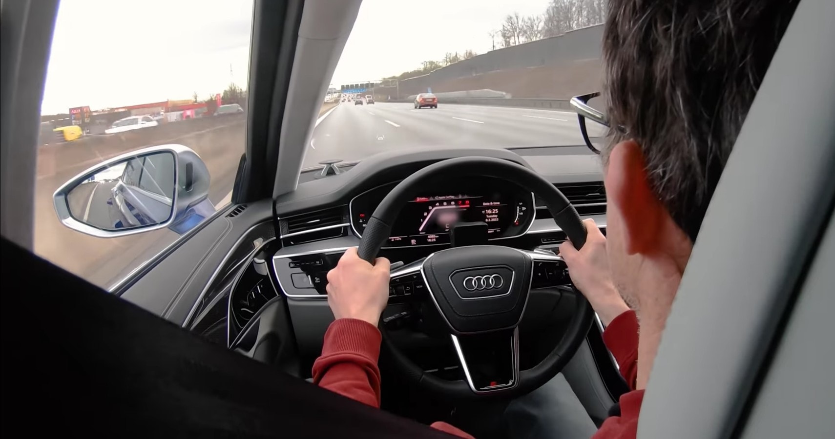 2022 S8 Takes the Autobahn Speed Test, Proves It's Fast as It's Luxurious autoevolution