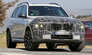 2022 BMW X7 Spied Hiding Split Headlamps, Face Looks Like an Old Dodge Ram Truck
