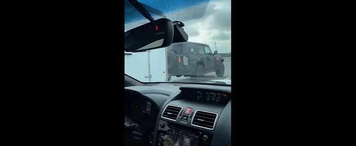 2022 Ford Bronco Raptor spied on video