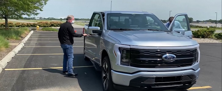 Sandy's First Look at the Ford F-150 Lightning Electric Truck!