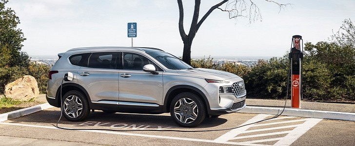 2022 Hyundai Santa Fe HEV and PHEV official pricing revealed for the U.S. market