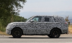 2022 Land Rover Ranger Rover Gets Caught PHEV-Testing, Sports an Odd Humpback