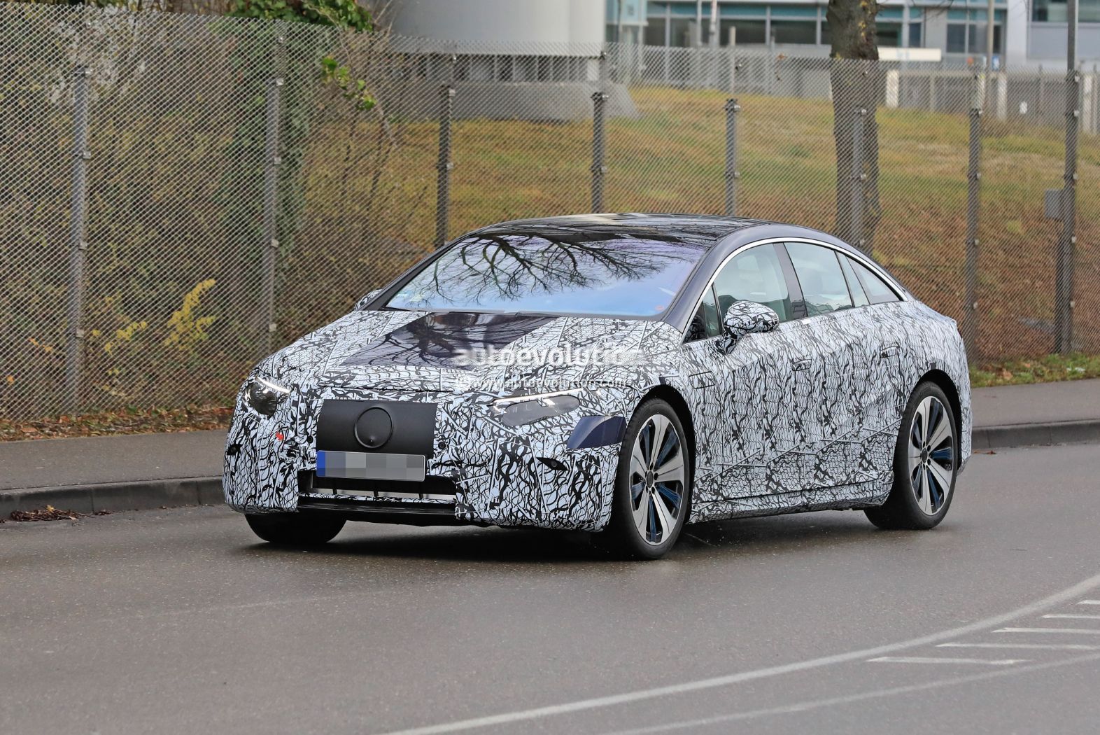 2022 Mercedes-Benz EQS With Less Camo Looks Less Sleek Than the