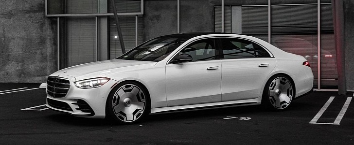2022 Mercedes-Benz S 580 lowered on 22-inch AGL73s by Platinum Motorsport Group