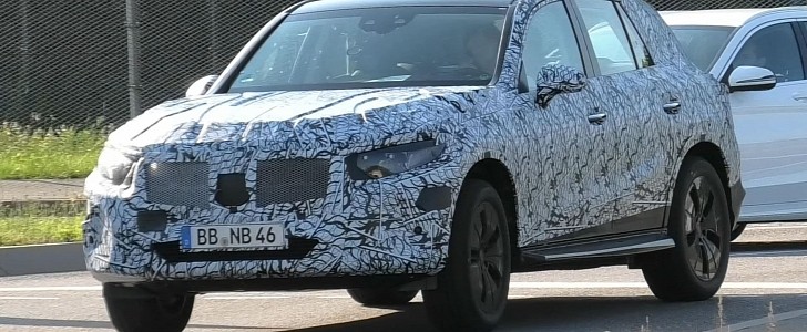 2022 Mercedes GLC-Class Makes Spy Video Debut, Looks Like a Crossover