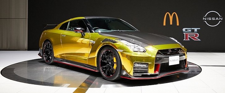 22 Nissan Gt R Nismo With Mcdonald S Gold Wrap Is One Cool Promotional Car Autoevolution