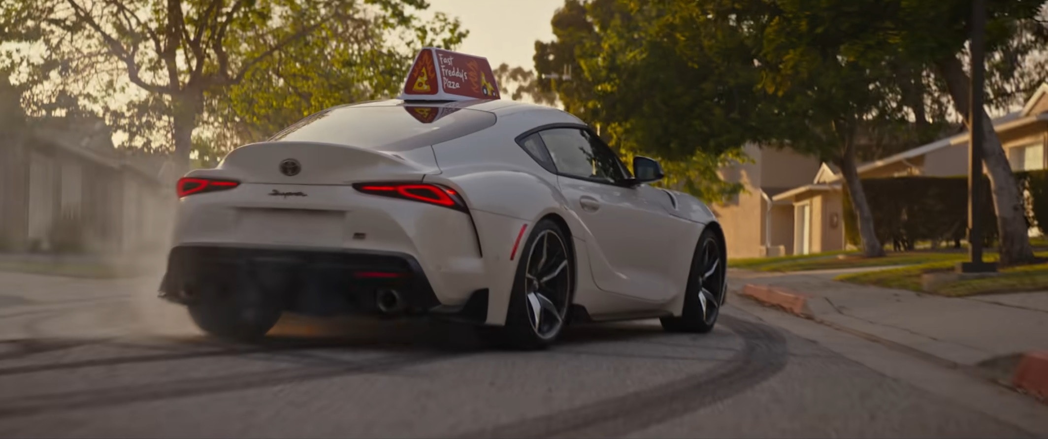 2022 GR Supra U.S. Commercial Is a Tale of Haze and Shopping autoevolution