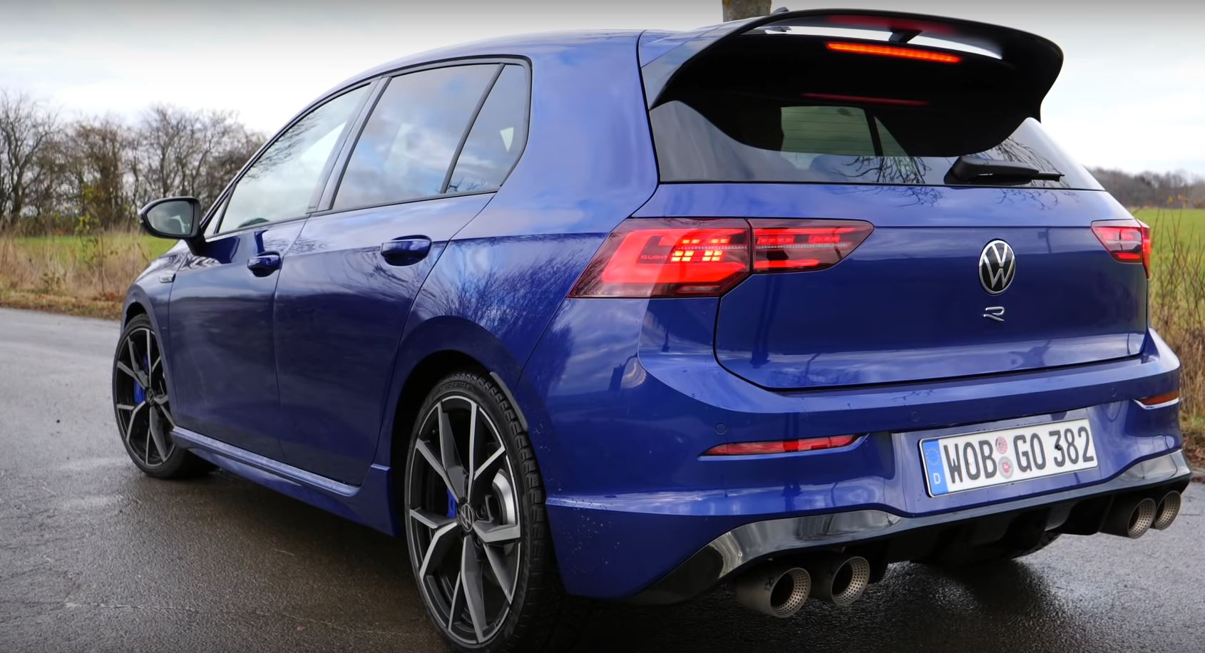 2022 Volkswagen Golf R Hits 62 MPH in 4.4s, Shows