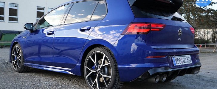 2022 Volkswagen Golf R Shows Akrapovic Exhaust, Playful Drift Mode in This Video
