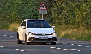 2022 Volkswagen Polo GTI Facelift Shows New Lights and Bumper in Fresh Spy Shots