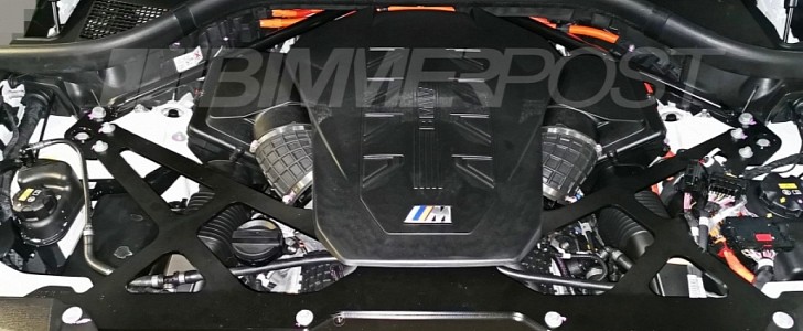 2023 BMW XM S68 hybrid V8 engine