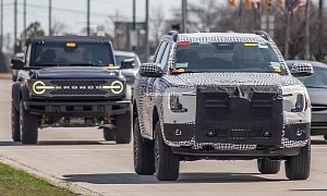 2023 Ford Ranger Spied Testing Alongside New Bronco, Current Ranger Tremor