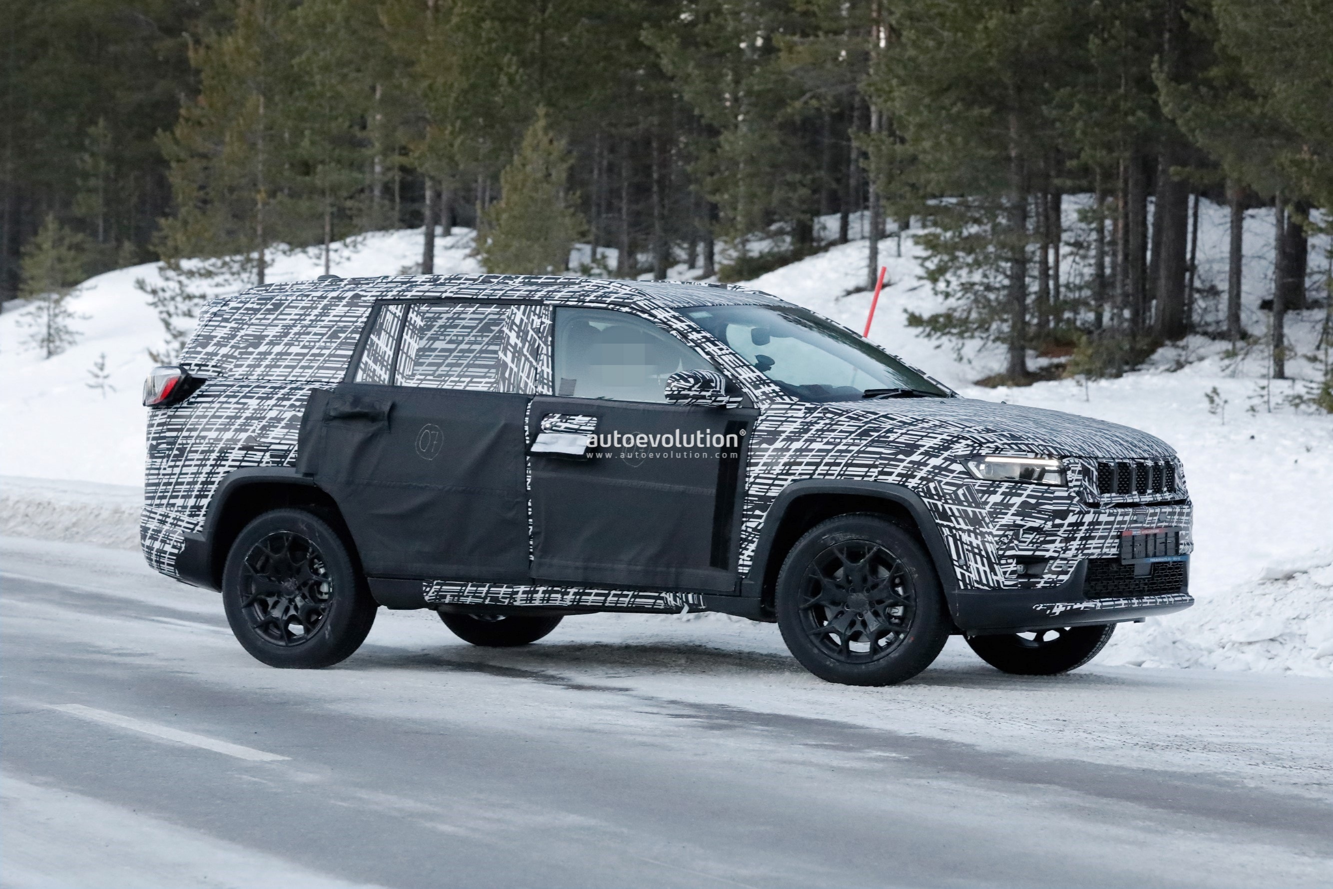 2023 Jeep Commander RHD Spied Cold-Weather Testing - autoevolution