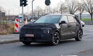 2023 Kia Niro Electric SUV Flaunts New Lighting Signature in Germany