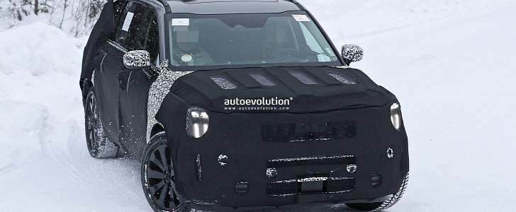 CGI-Lowered, Custom 2023 Kia Telluride Meets a Hyundai Palisade “Shadow” -  autoevolution
