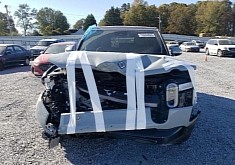 2023 Rivian R1S Has Got Its Face Covered in Bandages, Ends Up on Salvage Car Market