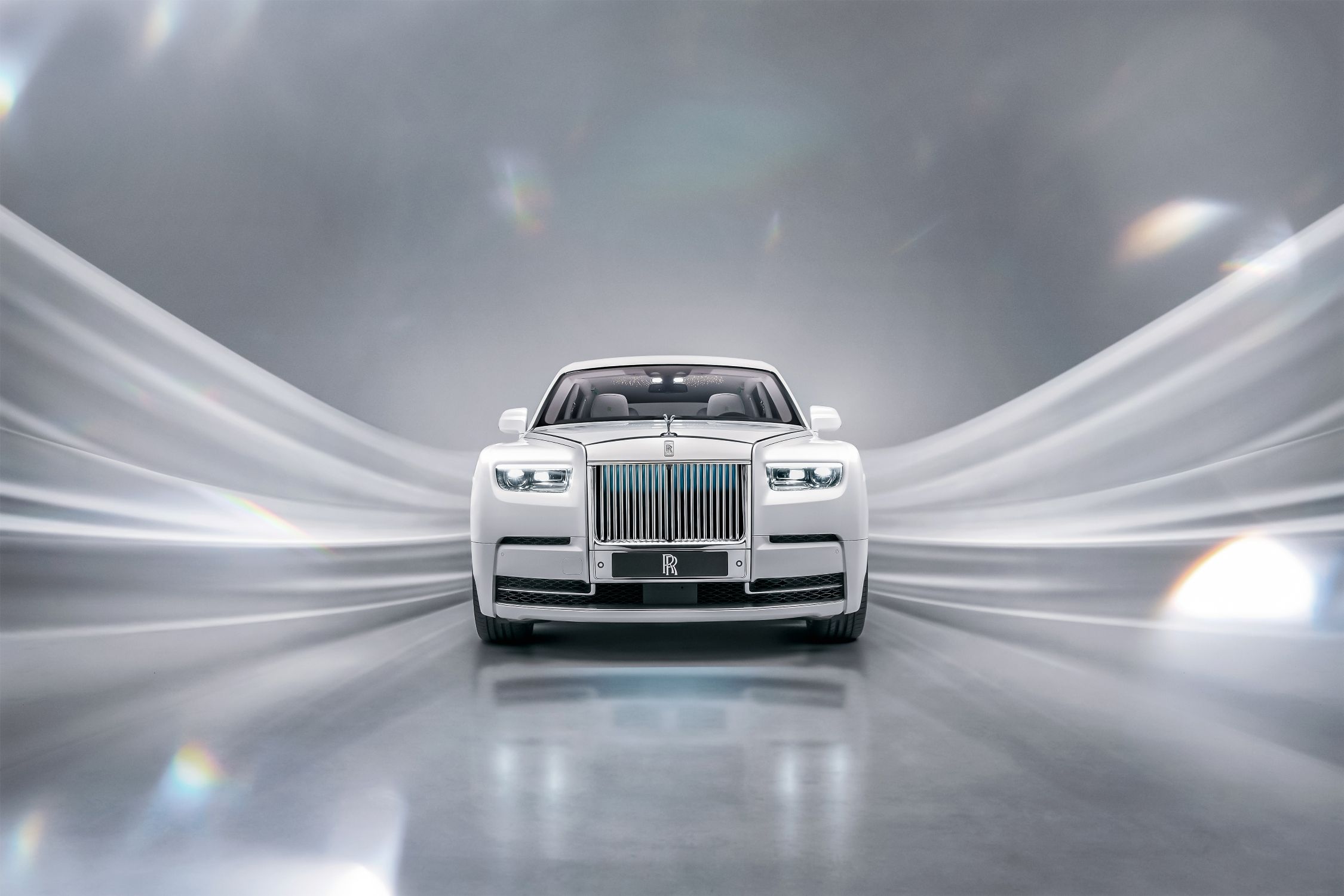 Rolls-Royce Refreshes Phantom With Sparkly Headlights, Disc Wheels