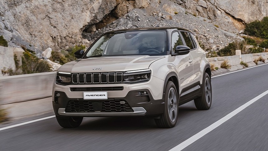 Jeep Avenger range expands with new petrol and hybrid powertrains
