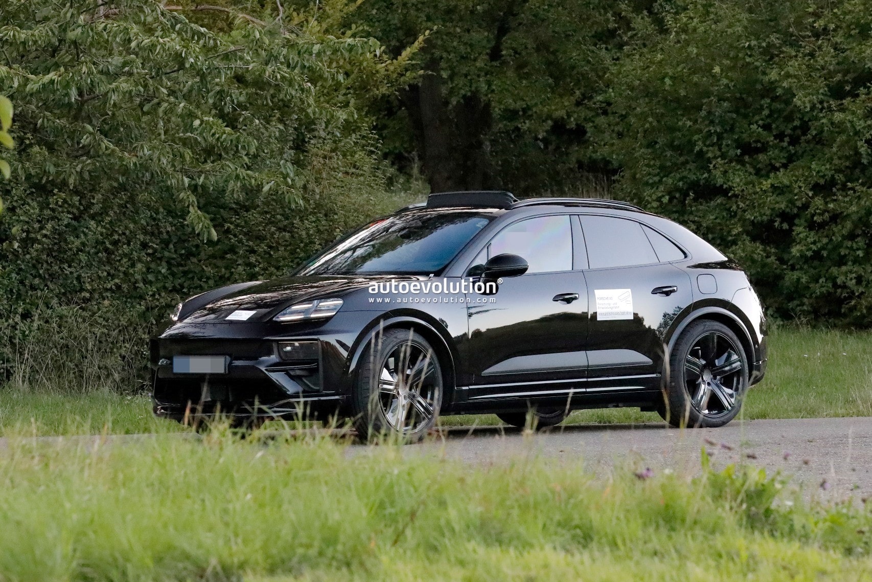 2024 Porsche Macan Speculative Rendering Takes After The Latest