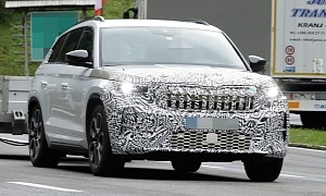 2024 Skoda Kodiaq Test Mule Hits the Road With New Front and Rear End Designs
