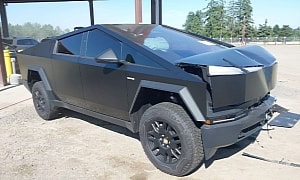 2024 Tesla Cybertruck Ends Up on the Salvage Car Market. Fix or Scrap?