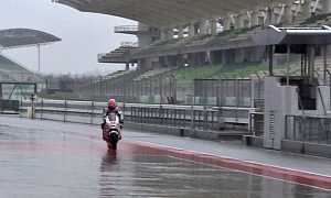 2013 MotoGP: Rain Wrecks CRT's Testing at Sepang, Track Time Extended