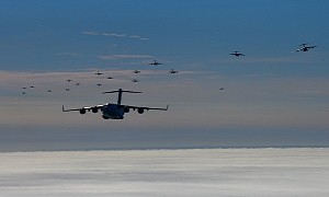 24 C-17 Globemasters Fly From the Same Base for the First Time, Show Uncle Sam’s Might