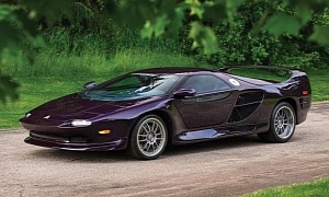 25 Years Ago, Vector Revealed the M12, a Crazy, American-Built Lamborghini Diablo