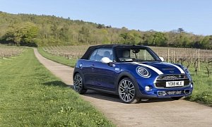 25 Years of MINI Convertibles Celebrated With Limited-Edition Model