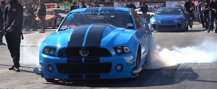 2,500 HP Ford Mustang Shelby GT500 drag racing