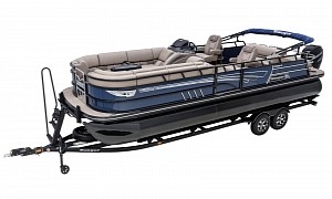 2500LS Shows Off What It Means To Be Considered a Luxury Pontoon Boat