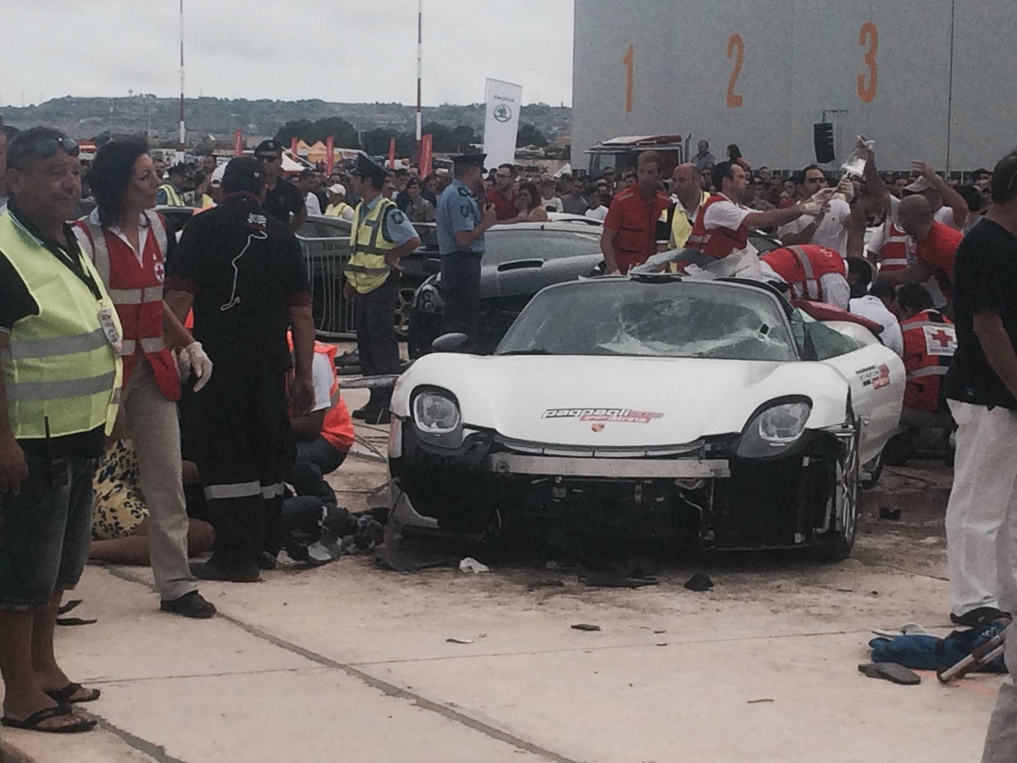 26 People Injured After Porsche 918 Crashed Into Spectators At Supercar Event In Malta Autoevolution