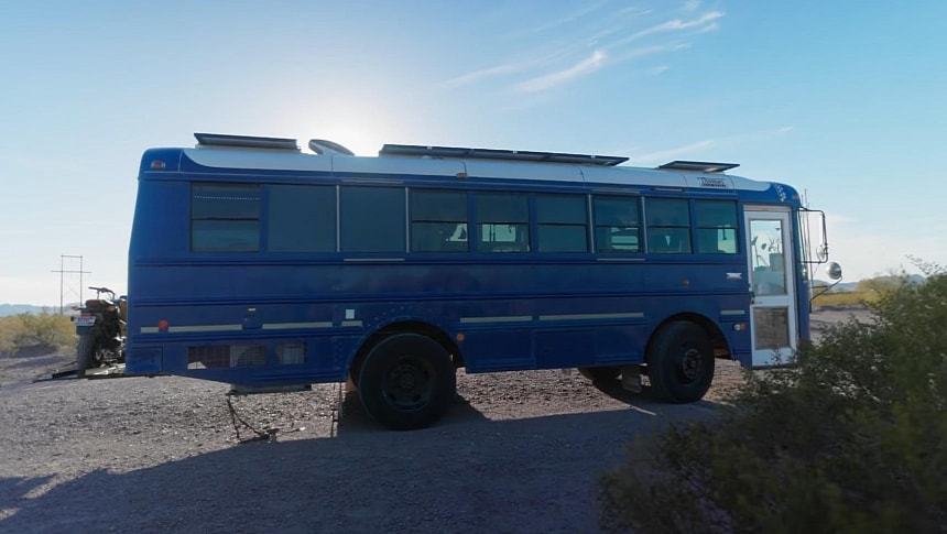 27-Foot School Bus Is a Couple's Dream Off-Grid Home With a Unique, Clever Layout