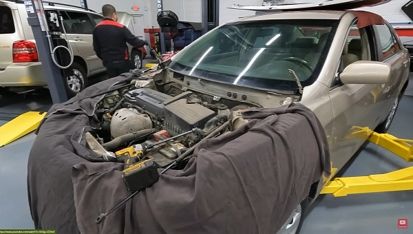 300,000-mile Toyota Camry engine teardown