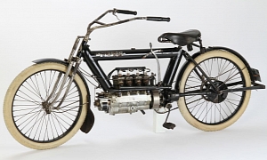 4-cylinder 1911 Pierce Motorcycle