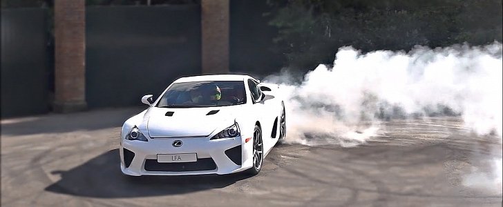 4 Minutes of Lexus LFA Insanity in One Video: Donuts and Rubber Torture