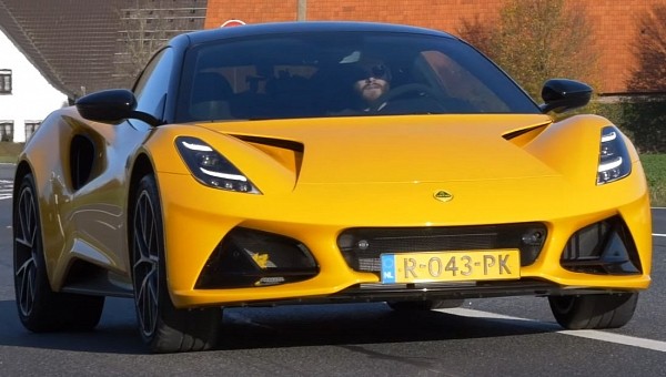 400-HP Lotus Emira Shows How Fast It Can Accelerate to 124 MPH, Are You Impressed?