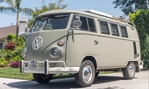 42-Year-Owned Volkswagen Type 2 Camper Is Still Going Strong, Carries an Emotional Story