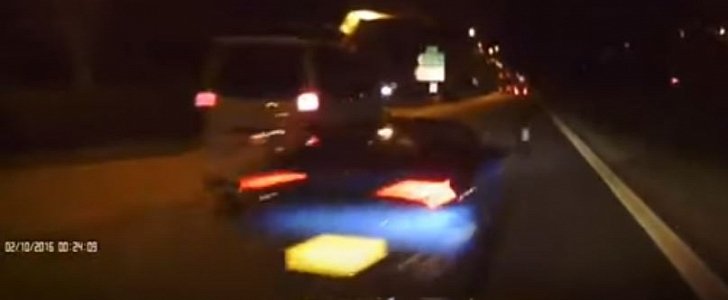 Lamborghini Huracan reckless pass on Singapore Highway