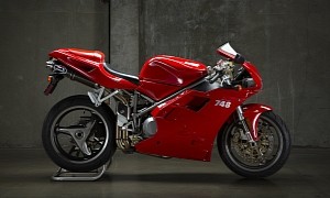 4,700-Mile 2001 Ducati 748 Flexes Carbon Fiber Exhaust Mufflers From Termignoni